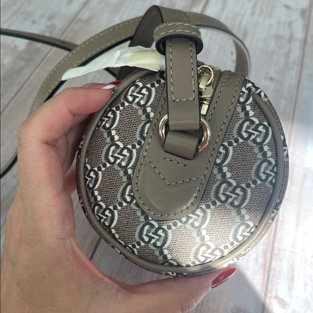 $2,400 New, Authentic GUCCI MINI SHOULDER BAG WITH GG SHADOW crossbody purse bag - Picture 7 of 17